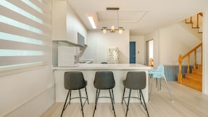 Basic Room, 3 Bedrooms (Summer Room) | 3 bedrooms, free WiFi - Sokcho Biroso Private Cottage (Sokcho)