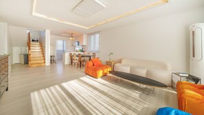 Basic Room, 3 Bedrooms (Sky Room) | 3 bedrooms, free WiFi - Sokcho Biroso Private Cottage (Sokcho)