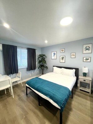 1 bedroom, desk, iron/ironing board, WiFi