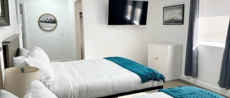 1 bedroom, desk, iron/ironing board, WiFi