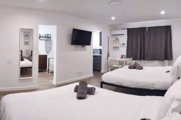1 chambre, bureau, fer et planche à repasser, Wi-Fi