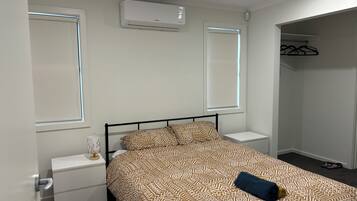 4 habitaciones, escritorio, tabla de planchar con plancha y wifi gratis