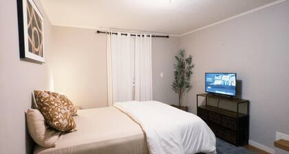 1bedroom
Guest suite with separate entrance and exit , full kitchen