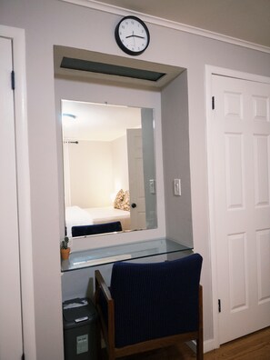 Interior - 1bedroom
Guest suite with separate entrance and exit , full kitchen (Pleasant Hill)