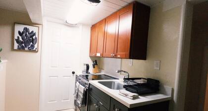 1bedroom
Guest suite with separate entrance and exit , full kitchen