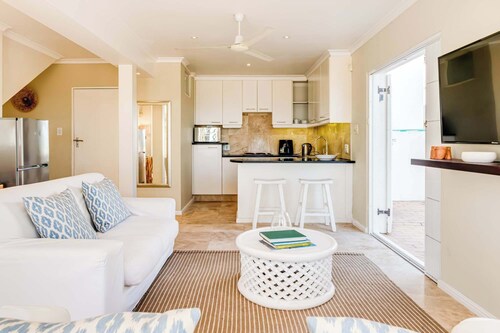 2-BR Camps Bay Apartment with Pool Atlantic Tide