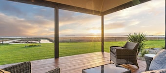 Pelican Point - 70D Thorpe Road, Clayton Bay