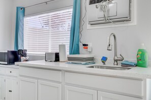 Fridge, microwave, oven, coffee/tea maker