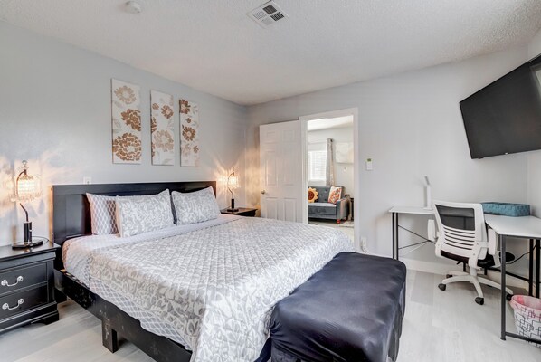 1 bedroom, desk, iron/ironing board, WiFi