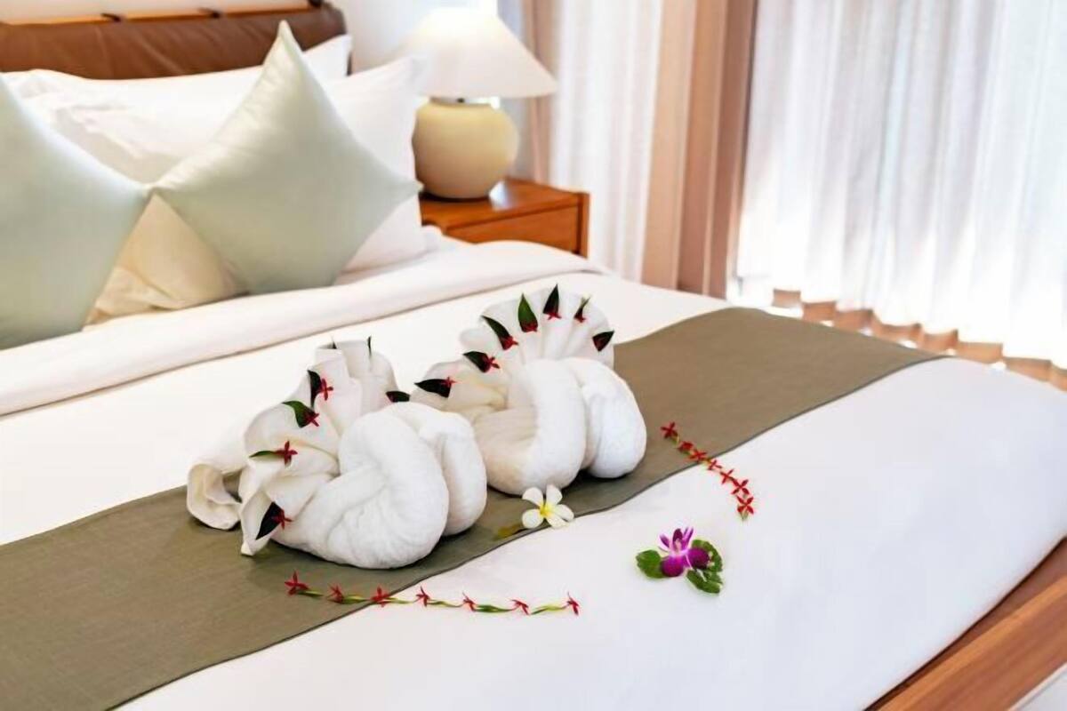 Premium bedding, free minibar, free WiFi, bed sheets