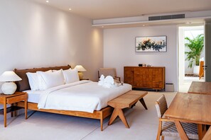 Three-Bedroom Anzhu Pool Villa with Bathtub