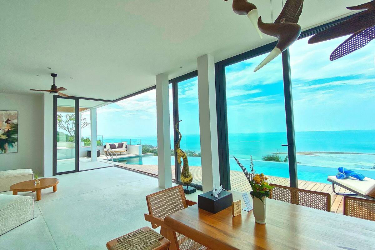 Four-Bedroom Anzhu Luxury Pool Villa | 거실 공간
