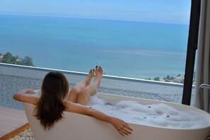 Roupas de cama premium, frigobar (abastecido com itens grátis)