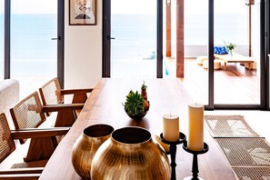 Máquina de café expresso, chaleira elétrica, torradeira