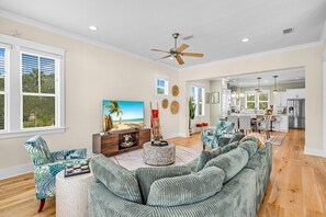 Smart TV, foosball - New! POOL | Gameroom | Beach/Lake | Sleeps 14 4BR (Inlet Beach)