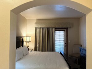 2 bedrooms, desk, free WiFi, bed sheets