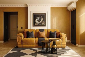 Interior - Qult • Orwell Summary (București)