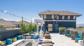 Terrace/patio - Sparks Marina 2BR · Waterfront Views & Rooftop Patio (Sparks)