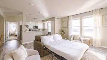 2 bedrooms, desk, iron/ironing board, travel crib