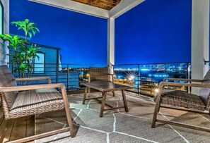 Terrace/patio - 5min to Downtown, City Views w/ Deck & Pool Table! (Nashville)