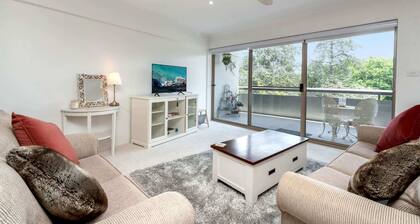 Spacious 2-Bed Apartment Near Dining & Attractions