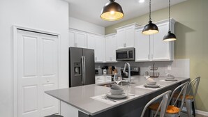 茶具/咖啡用具、冰箱、微波炉、烤箱