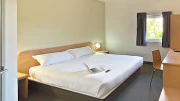 Double Room, 1 Queen Bed