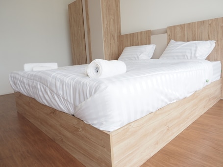Free WiFi, bed sheets