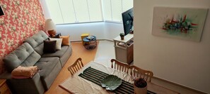 Smart TV, books - Perfect duplex with a view 5 minutes from the Wine Route, ideal for families. (Centro São Roque)