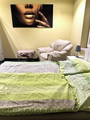 4 bedrooms, Internet, bed sheets