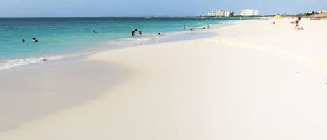 Beach nearby, sun loungers, beach towels