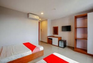 Traditional Double Room | Desk, free WiFi - Truong Sa Hotel (Da Nang)