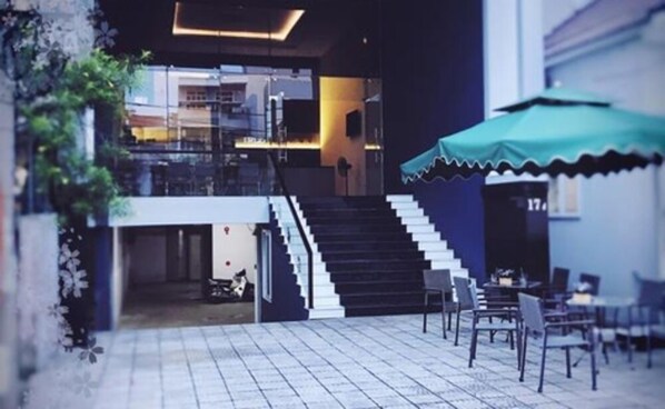 Front of property - Truong Sa Hotel (Da Nang)