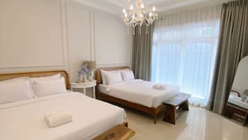 6 bedrooms, in-room safe, desk, iron/ironing board