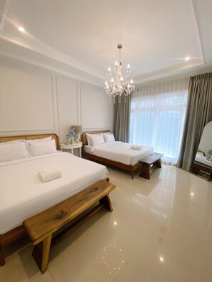 6 bedrooms, in-room safe, desk, iron/ironing board