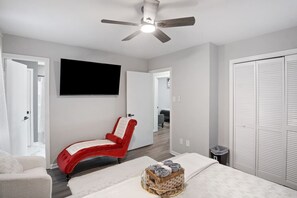3 bedrooms, iron/ironing board, free WiFi, bed sheets