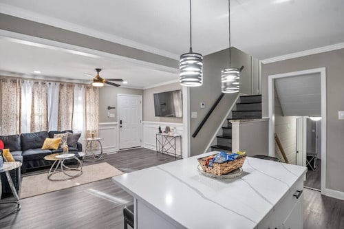 Charming Retreat w/ Pool Table in Chesterfield!