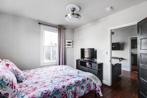 1 bedroom, iron/ironing board, free WiFi, bed sheets