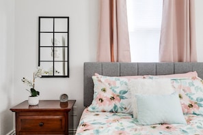 1 habitación, escritorio, tabla de planchar con plancha y wifi gratis 