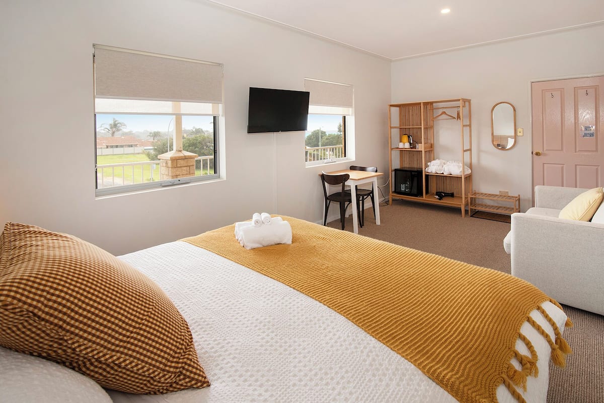 1 bedroom, free WiFi, bed sheets