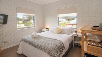 Superior Room, Non Smoking, Ocean View | Free WiFi, bed sheets