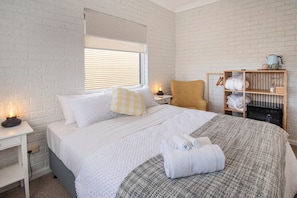 Habitación doble Confort, para no fumadores, vista al océano | Wifi gratis y ropa de cama