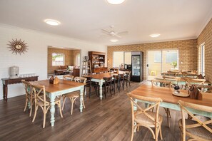 Dining room - Baywatch Retreat Augusta (Augusta)