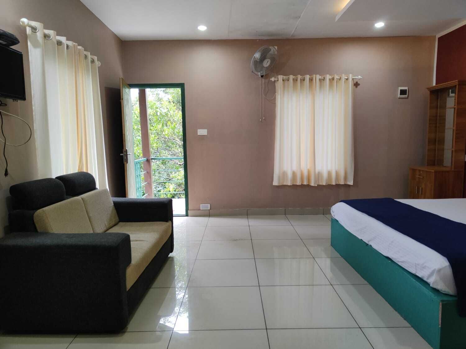 华丽双人房, 阳台, 花园景观 | 免费 WiFi