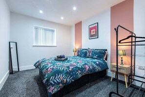 2 bedrooms, iron/ironing board, free WiFi