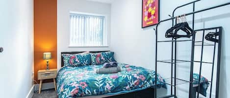 2 bedrooms, iron/ironing board, free WiFi