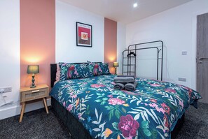 2 bedrooms, iron/ironing board, free WiFi