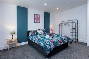 2 bedrooms, iron/ironing board - Chapel Street Flat 3-Perfect for Parks&Recreation (Long Eaton, Nottingham)