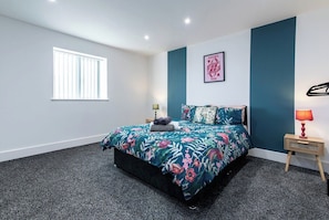 2 bedrooms, iron/ironing board - Chapel Street Flat 3-Perfect for Parks&Recreation (Long Eaton, Nottingham)