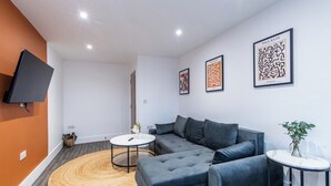Living area - Chapel Street Flat 5 - Near Nottingham City Centre (Long Eaton, Nottingham)